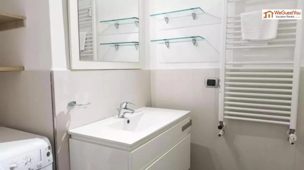 Erika S. Peter Walking Distance Apartment Rome